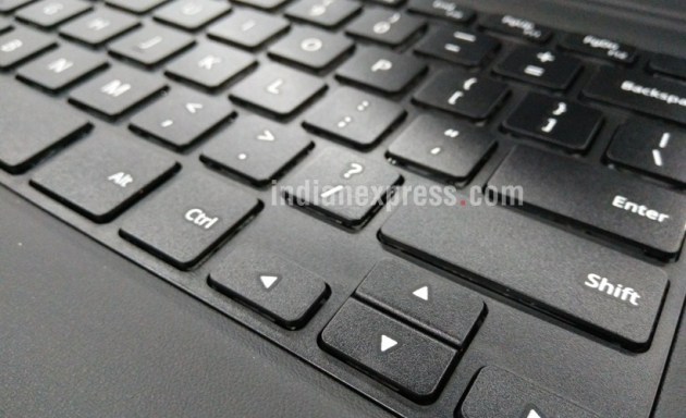 Smartron, Smartron t-book, Smartron t-book specs, Smartron t-book price, Windows 10, Smartron t-book availability, gadgets, Windows 10 PC, Windows 10 convertible, Gadgets 360, tech news, technology