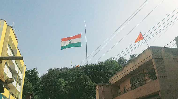 Largest Tricolour stuck: No chopper at hand, workers act 