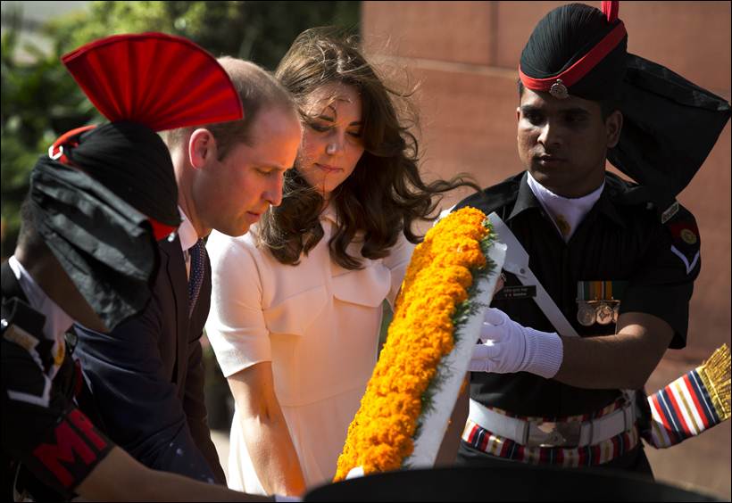 Prince William, Kate Middleton, William Kate, India gate, MAhatma Gandhi, Gandhi Smriti, William Kate India Gate, William Kate Gandhi Smriti, William Kate Mahatma Gandhi, William Kate Delhi, William Kate Delhi pics, Prince William delhi, Kate Middleton Delhi