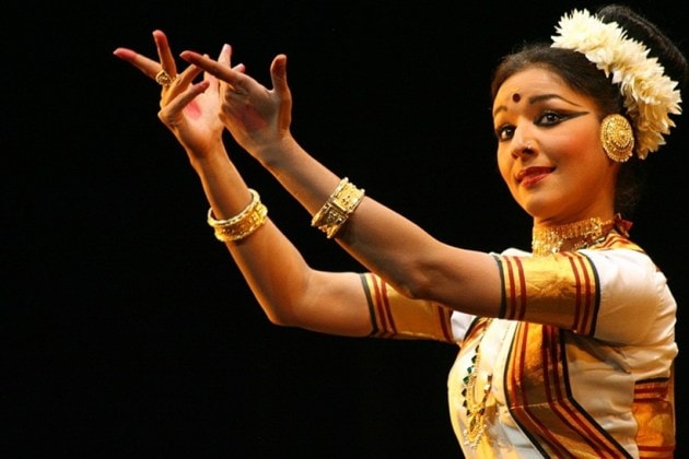 international dance day, world dance day, indian classical and folk dances, bharatanatyam, kathak, kathakali, kuchipudi, sattriya, chhau, dandiya, ghumar, dhamal, bhangra