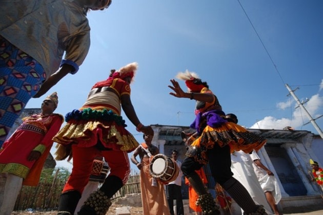 international dance day, world dance day, indian classical and folk dances, bharatanatyam, kathak, kathakali, kuchipudi, sattriya, chhau, dandiya, ghumar, dhamal, bhangra