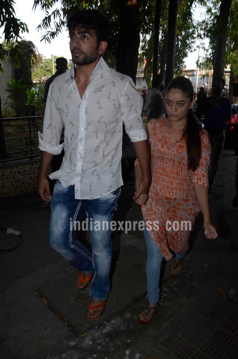 pratyusha banerjee, pratyusha banerjee death, pratyusha banerjee Funeral, pratyusha banerjee Cremation, pratyusha banerjee parents, rahul raj singh, pratyusha banerjee rahul raj singh, pratyusha banerjee parents at hospital, pratyusha banerjee last pics, pratyusha banerjee facebook, pratyusha banerjee dies, pratyusha banerjee dead, balika vadhu, balika vadhu news, pratyusha, pratyusha news, pratyusha dead, pratyusha death, pratyusha dies, pratyusha balika vadhu, balika vadhu actress, pratyusha banerjee news, pratyusha banerjee latest news, pratyusha banerjee pics, pratyusha banerjee mother, pratyusha banerjee boyfriend, entertainment, pratyusha banerjee death reason, pratyusha banerjee dies