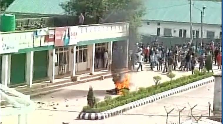 J&K students clash, students clash J&K, J&K clash,