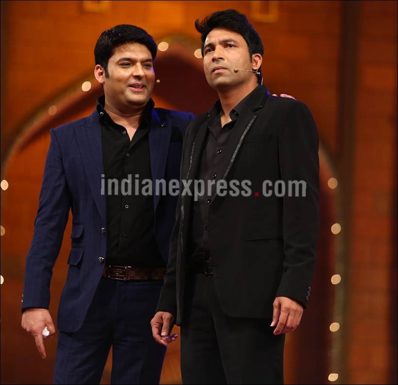 Kapil Sharma, The Kapil Sharma Show, Shah Rukh khan, Kapil Sharma New Show, SRK, SRK Kapil Sharma, SRK Kapil, The kapil Sharma Show episode, The Kapil Sharma Show first Episode, Sumona Chakraborty, Sunil Grover, Ali Asgar, Kiku Sharda, Chandan Prabhakar, The Kapil Sharma Show pics