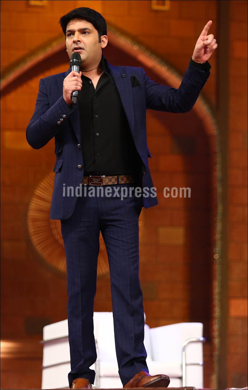 Kapil Sharma, The Kapil Sharma Show, Shah Rukh khan, Kapil Sharma New Show, SRK, SRK Kapil Sharma, SRK Kapil, The kapil Sharma Show episode, The Kapil Sharma Show first Episode, Sumona Chakraborty, Sunil Grover, Ali Asgar, Kiku Sharda, Chandan Prabhakar, The Kapil Sharma Show pics