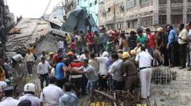 kolkata flyover collapse, kolkata, kolkata flyover accident, kolkata flyover rescue work, kolkata flyover helpline number, bengal flyover collapse, kolkata news, west bengal news, india news, latest news