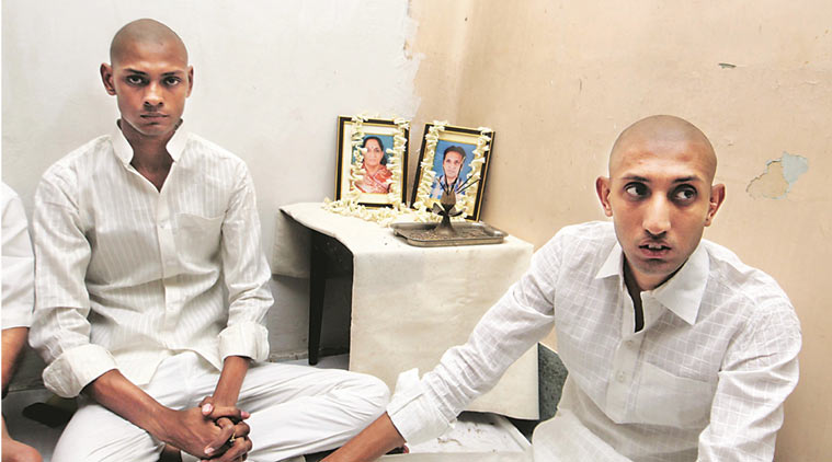 kolkata, kolkata flyover collapse, kolkata bridge collapse, kol flyover collapse, kolkata flyover accident, kolkata flyover accident helpline, kolkata flyover collapse victims, kolkata news, west bengal news, india news, latest news