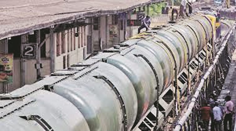  latur, waterless in maharashtra, latur water crisis, water crisis in maharashtra, maharashtra water crisis, wayter problem, drinking water in latur, Sangli district, indian express latur, indian express mumbai