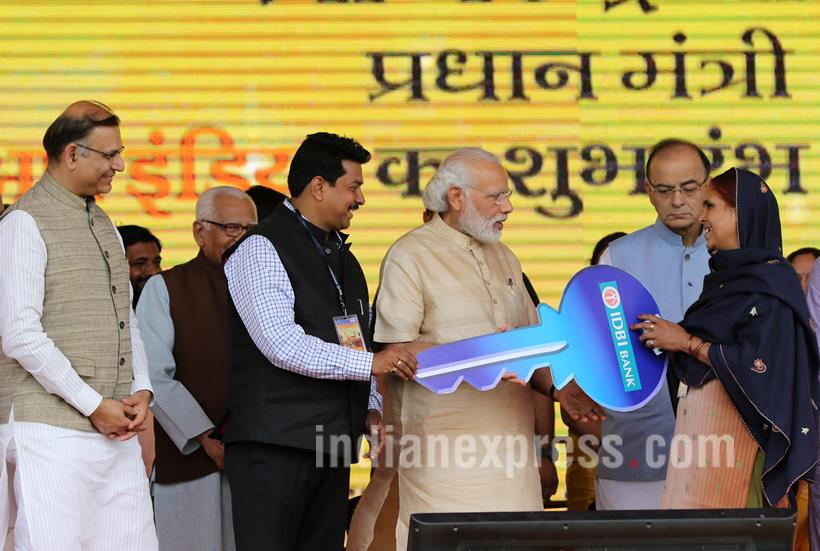 Narendra Modi, Narendra Modi e-rickshaw, Modi ride e-rickshaw, modi e-rickshaw ride, Stand up India, Stand India launch Pics, Narendra Modi pics, Modi pics, modi e-rickshaw pics, India news, Arun Jaitley, Jayant Sinha, Ram naik