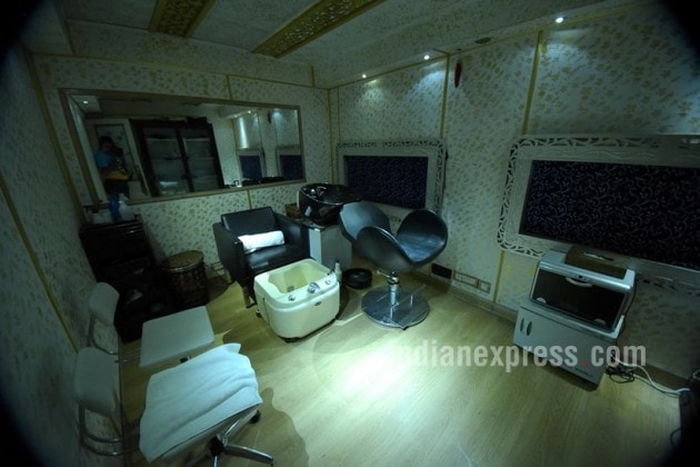 palace on wheels, luxury trains, indian luxury trains, luxury travel, train travel, royal rajasthan travel, irctc