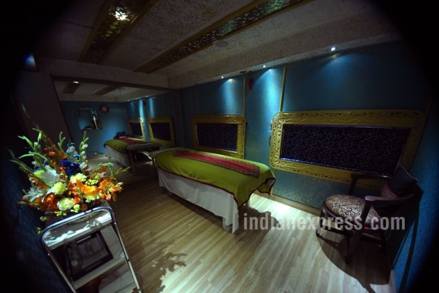 palace on wheels, luxury trains, indian luxury trains, luxury travel, train travel, royal rajasthan travel, irctc