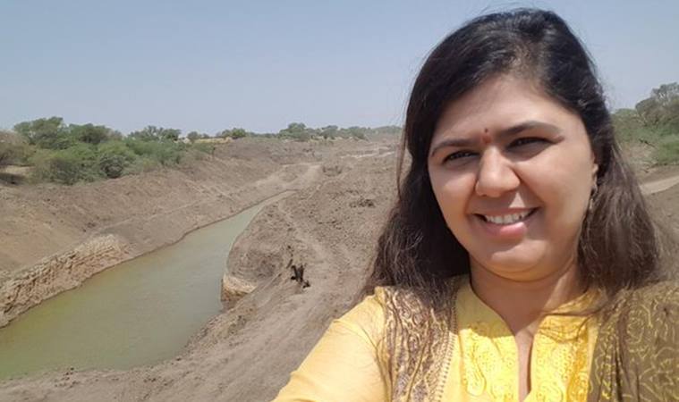 Pankaja Munde, selfies, Latur, Latur Pankaja Munde, Pankaja Munde selfies, Latur selfies, latur news, india news, maharashtra, maharashtra news