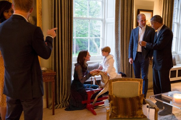 PHOTOS: Photos of Prince George meeting Obamas in pyjamas is the cutest ...