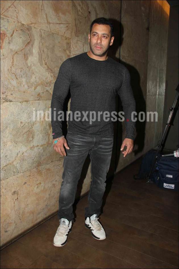 Salman Khan, The Jungle Book, Salman, Sohail Khan, Sohail, Salman Watch the Jungle Book, Salman Khan the Jungle Book, Salman Khan the Jungle Book Screening, Salman the Jungle book screening, Entertainment news