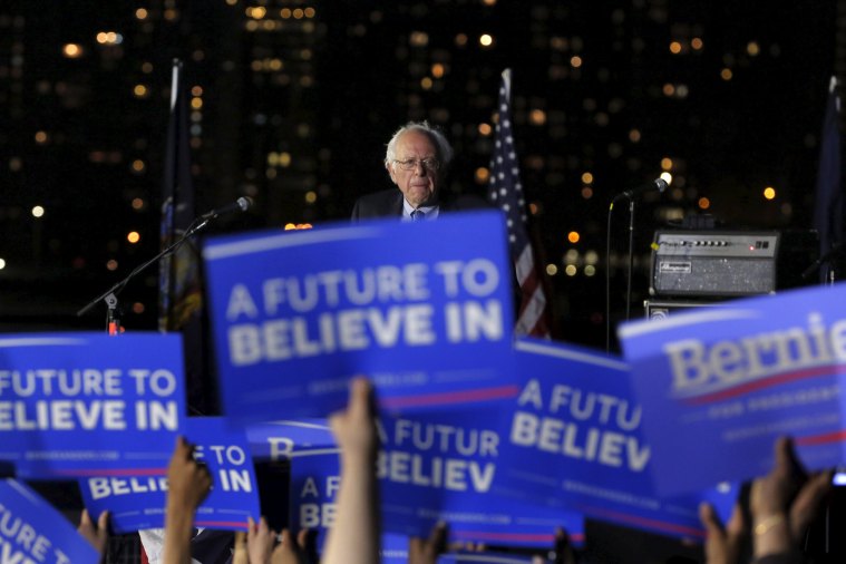 Democratic U.S. presidential candidate Bernie Sanders speaks at a campaign rally at Hunter's Point in the Queens borough of New York, U.S., April 18, 2016. REUTERS/Lucas Jackson