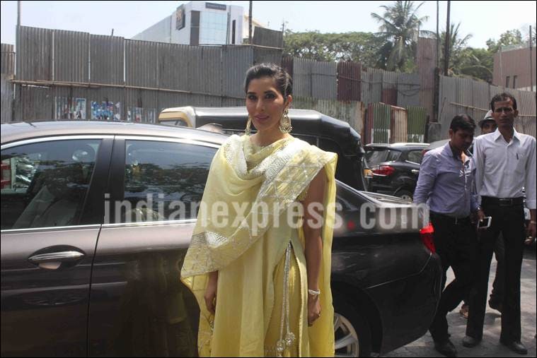 Bipasha Basu, Karan Singh Grover, Bipasha Basu mehendi, karan bipasha, Shilpa Shetty, Shamita shetty, sophie choudry, Ayaz Khan, Vj Anusha, Karan Singh Grover wedding, entertainment photos