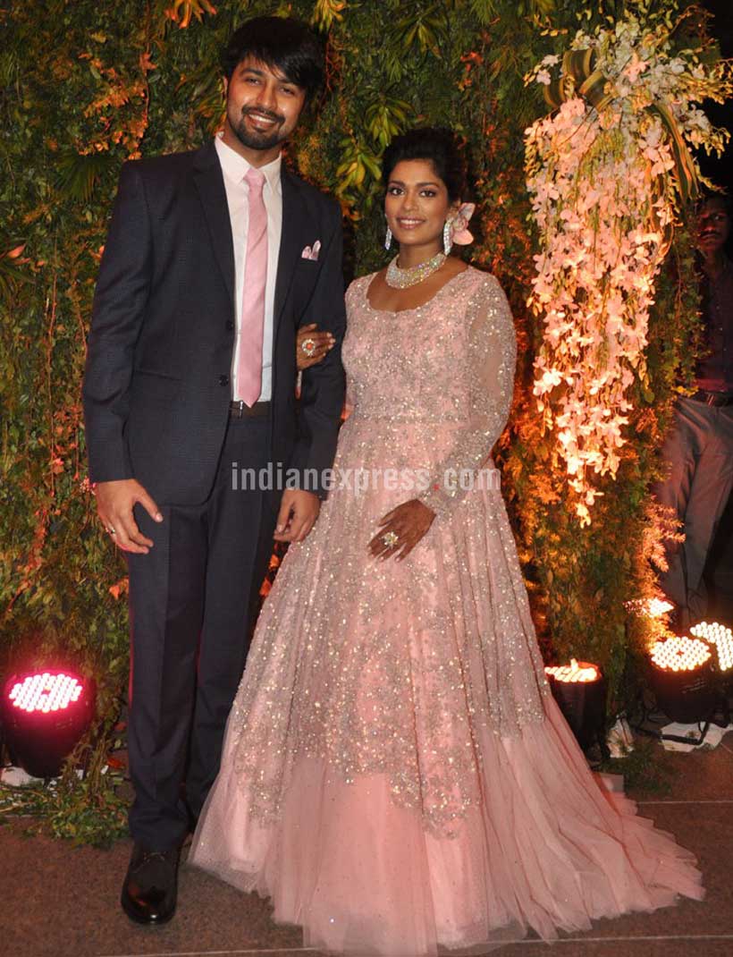 Netizens Criticise Kiara Advani & Sidharth Malhotra's Wedding Reception  Outfits: “Dulha Dulhan Ko Chorke Baki Sabke Kapde Ache Hai” – Watch