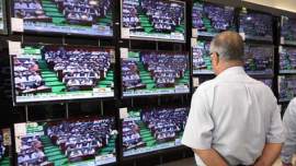 cnn, cnn ibn, cnn news 18, cnn india, Bhupendra Chaubey, shah Rukh Khan, SRK, AAp ki Adalat. Aap ki adalat SRK, Aadhe Adhure, Indian TV, Indian televicion, India news