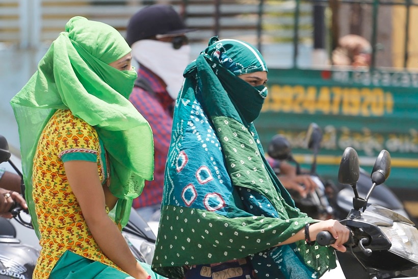 Heatwave, Temperature, India temperature, India weather, temperature in India, India heat, India heatwave, Summer, Intense heatwave, Sunstroke, Delhi temperature, Delhi heatwave, Jammu temparature, Ahmadabad temparature, India temeperature, temperature in india, heatwave photos