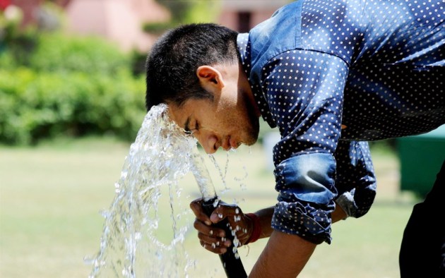 Heatwave, Temperature, India temperature, India weather, temperature in India, India heat, India heatwave, Summer, Intense heatwave, Sunstroke, Delhi temperature, Delhi heatwave, Jammu temparature, Ahmadabad temparature, India temeperature, temperature in india, heatwave photos