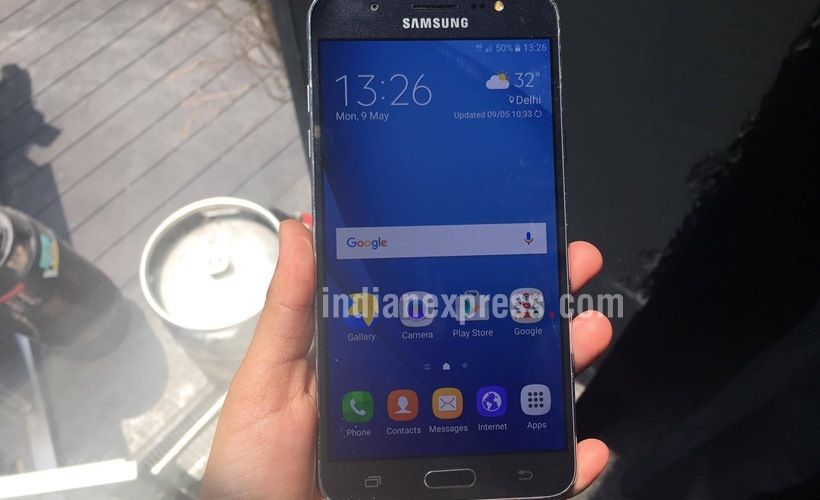 Samsung Galaxy, Galaxy J7, J5, J7 Flipkart, J series 2016 Flipkart, Galaxy J7 price, Galaxy J7 specs, Galaxy J5, Galaxy J5 price, Galaxy J5 specs, J7 vs Redmi Note 3 vs Le 1s, J5 vs J7, Le 1s or Samsung J7, Samsung J7 vs Moto G Turbo, smartphones, technology, technology news