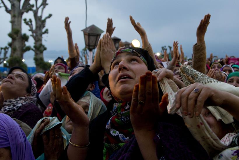 ujjain Kumbh Mela, kumbh Mela, Kumbh Mela in ujjain, Drought Conditions in India, Heat waves in india, BaracK Obama, Prophet Mohammed, Meeraj-un-Nabi, Hazratbal shrine, Top Frames, Indian Express, best photos, best pics