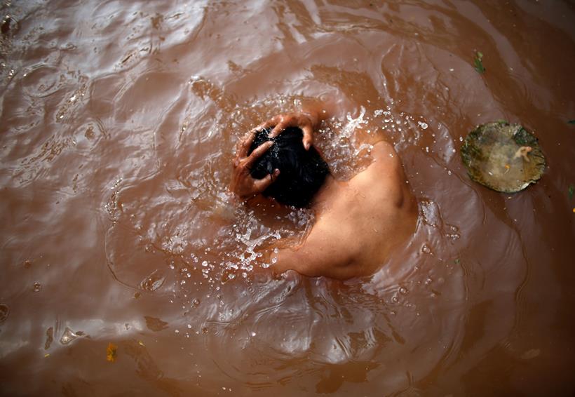 ujjain Kumbh Mela, kumbh Mela, Kumbh Mela in ujjain, Drought Conditions in India, Heat waves in india, BaracK Obama, Prophet Mohammed, Meeraj-un-Nabi, Hazratbal shrine, Top Frames, Indian Express, best photos, best pics