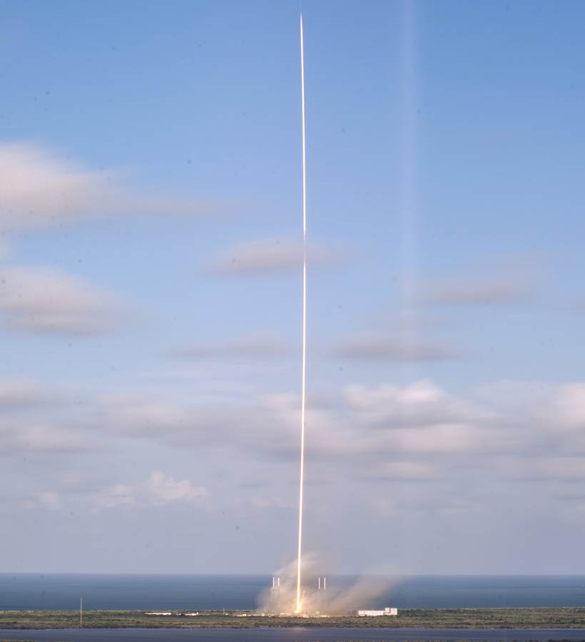 SpaceX, spaceX landing, Space x, spaceX landing photos, Falcon 9, space x landing, thaicom 8, thaicom 8 mission, space x video, space, rocket, science, technology, technology news
