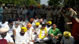 AAP, Badal, AAP protest, AAP Punjab, AAP Punjab Protest, Foodgrain scam, Punjab drugs, Punjab foodgrains scam, Punjab news, India news
