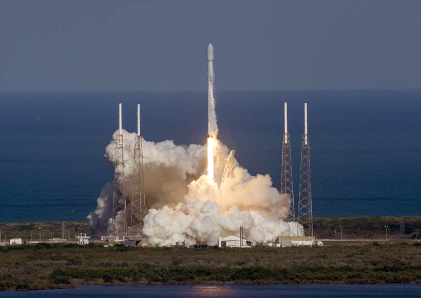 SpaceX, spaceX landing, Space x, spaceX landing photos, Falcon 9, space x landing, thaicom 8, thaicom 8 mission, space x video, space, rocket, science, technology, technology news
