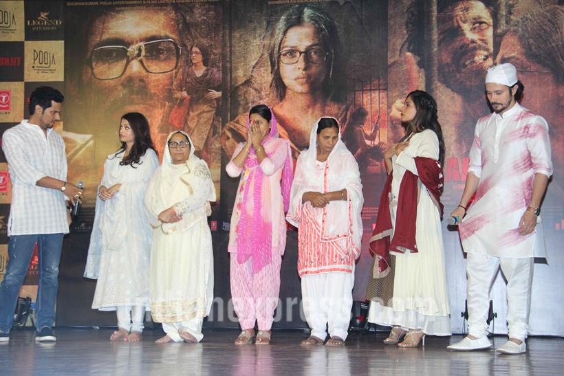 aishwarya rai bachchan, sarabjit, sarabjit famaily, sarbjir, randeep hooda, darshan kumaar, omung kumaar, richa chadha, dalbir kaur, sukhpreet kaur, sarabjit homage, aishwarya dalbir pics, aishwarya rai pics, aishwarya pics, aishwarya sarbjit pics, entertainment