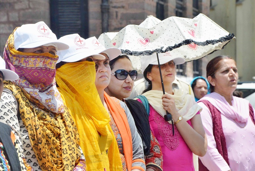 Heatwave, Temperature, India temperature, India weather, temperature in India, India heat, India heatwave, Summer, Intense heatwave, Sunstroke, Delhi temperature, Delhi heatwave, Jammu temparature, Ahmadabad temparature, India temeperature, temperature in india, heatwave photos