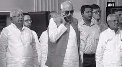 farooq abdullah, national anthem, abdullah insults national anthem, kashmiri separatists, bjp slams farooq abdullah