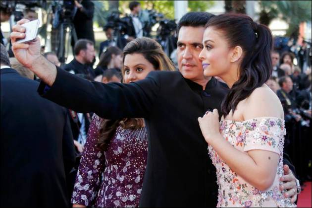 Aishwarya Rai Bachchan, Cannes, cannes 2016, Aishwarya Rai sarbjit, Aishwarya Rai photos, sarbjit, sarbjit film, Aishwarya Rai Bachchan cannes, Aishwarya Rai, Aishwarya Rai cannes photos, Sarbjit team, Sarbjit cast, Aishwarya Rai Bachchan film, entertainment photos