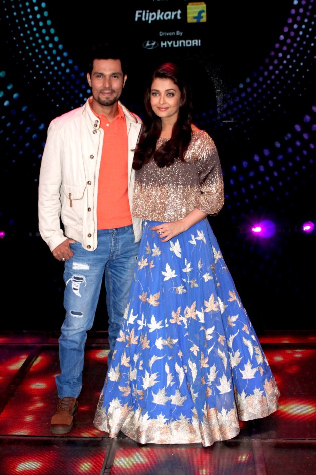 aishwarya rai bachchan, aishwarya rai, aishwarya rai pics, sarbjit, aishwarya rai dance, aishwarya rai sa re ga ma pa, sa re ga ma pa, randeep hoods, randeep hooda pics, omung kumar, mika singh, aishwarya rai photos, aishwarya rai sarbjit pics, aishwarya rai news, aishwarya rai pictures, entertainment news