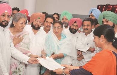 india, congress, punjab congress, PPCC cheif, amarinder singh, rahul gandhi, ppcc cheif meets rahul gandhi, congress vice president,rajya sabha elections, punjab rajya sabha elections, sonia gandhi, ambika soni, shakeel ahmad, punjab MLAs, punjab MLAs meet rahul gandhi, congress mukt bharat, union culture minister, union culture minister mahesh sharma, 2014 lok sabha polls,