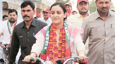 Aparna Yadav, mulayam singh yadav, rita bahuguna, congress, up, samajwadi party, sp, up polls, up elections, up assembly elections, latest news