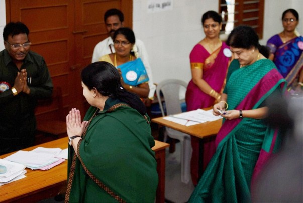 South India battles rain to cast vote | The Indian Express