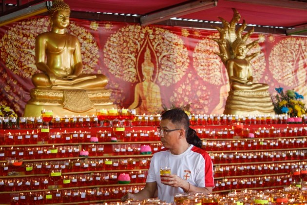 Buddha Purnima, Buddha, Buddha Purnima celebration, Buddha Purima India, Buddha Purnima World, Buddha, Gautam Buddha, Buddha Purnima celebration in india, India buddha Purnima, Buddha Purnima celebration in World, Bodhgaya, Buddha purnima in Bodhgaya, Nepal buddha purnima, Buddha Purnima in Nepal, Buddhist monk, Nitish Kumar, Patna Buddha purnima, Buddha temple, Buddha purnima pictures, Buddha purnima picture gallery