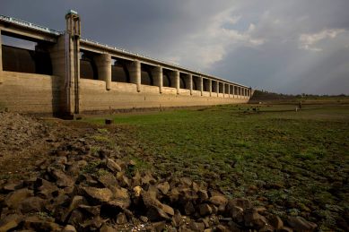Drought in Maharashtra, norms to speed up mitigation work, supply water in parched areas, Indian Express