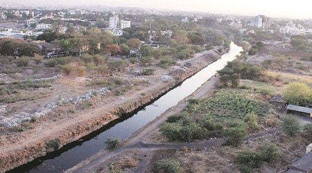 Maharashtra government plans to complete 106 irrigation projects by 2019 end
