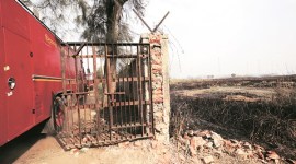 fire, delhi fire, GTB nagar fire, north delhi grassland fire, fire in delhi, Model Town-GTB Nagar area, prasar bharti fire, indian express delhi, delhi fire news, delhi news