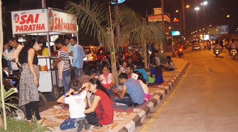 Open air party: Dumas Road lives up to Surat’s famous adage “Surat nu Jaman ane Kashi nu maran (dine in Surat and die in Kashi)”. (Photo: Hanif Malek)