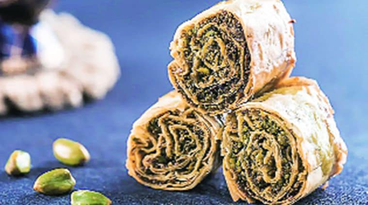 mumbai food, restaurants, mumbai restaurants, food joints mumbai, famnous food mumbai, maharashtra food, english vinglish