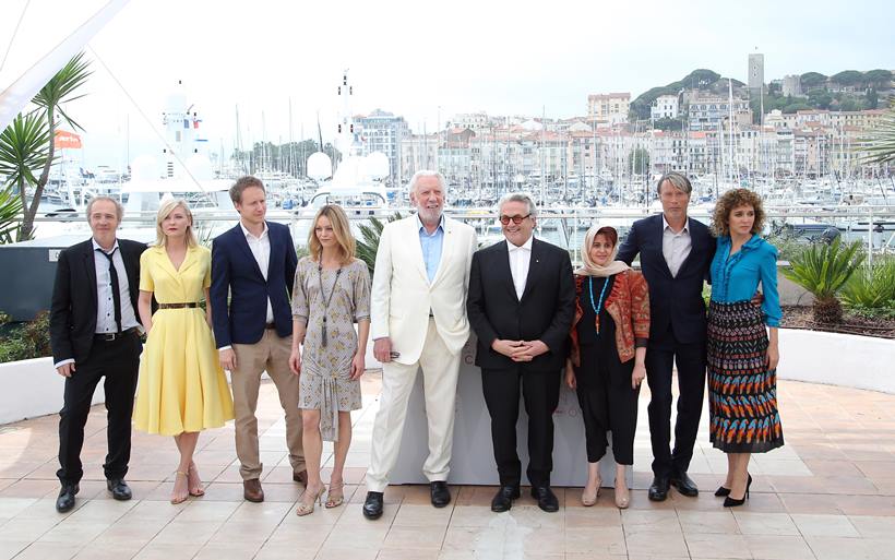 CAnnes 2016, Cannes, cannes film festival, cannes 2016 day 1, 69th Cannes Film Festival, cannes 2016 opening ceremony, woody allen, Kristen Stewart, Blake Lively, Jesse Eisenberg, Corey Stoll, Justin Timberlake, Anna Kendrick, Kirsten Dunst, Laszio Nemes, Vanessa Paradis