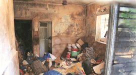 savlas, savlas family, savlas family west mulund, garbage house mulund, bmc, family amidst garbage