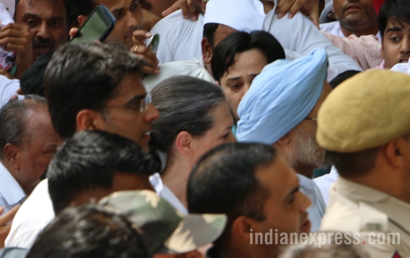 rahul gandhi, sonia gandhi, manmohan singh, congress march, sonia gandhi arrest, manmohan arrest, congress march photos, congress news, congress march news, india news, indian express