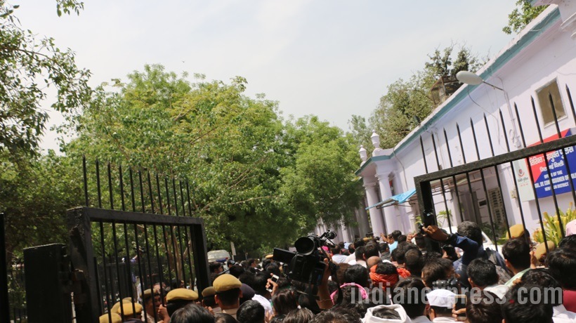 rahul gandhi, sonia gandhi, manmohan singh, congress march, sonia gandhi arrest, manmohan arrest, congress march photos, congress news, congress march news, india news, indian express