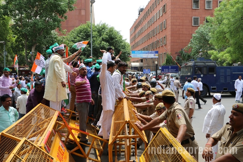 rahul gandhi, sonia gandhi, manmohan singh, congress march, sonia gandhi arrest, manmohan arrest, congress march photos, congress news, congress march news, india news, indian express