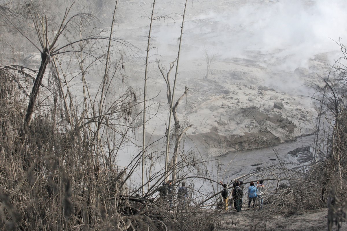 Volcano, Indonesia Volcano, Volcano in Indonesia, Volcano Indonesia, Indinesia Volcano deaths, Indonesia Volcano death toll, Mount Sinabung, world news